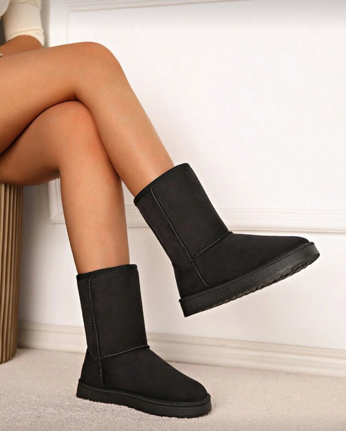 Latest Winter Snow Fashionable Mid-
Calf Warm Women Boots, Fur, Party